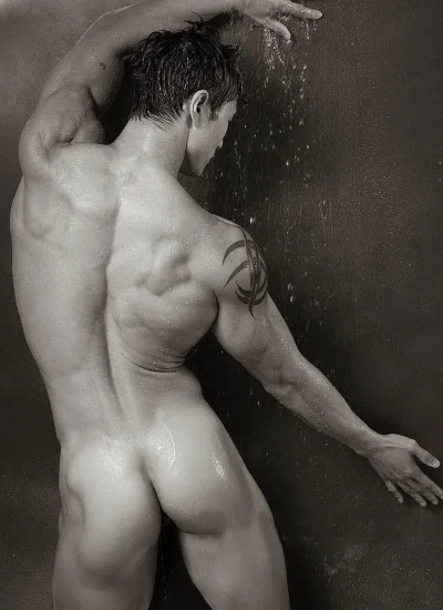 Голые мучими