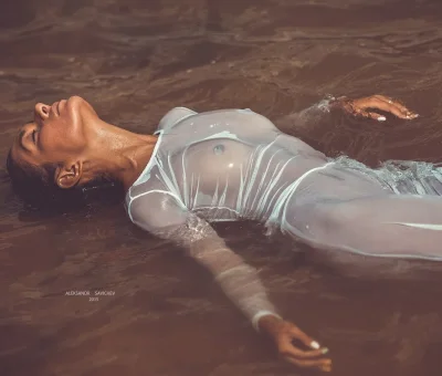 Прозрачное мокрое белье