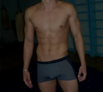 Самые красивые мужчины в трусах