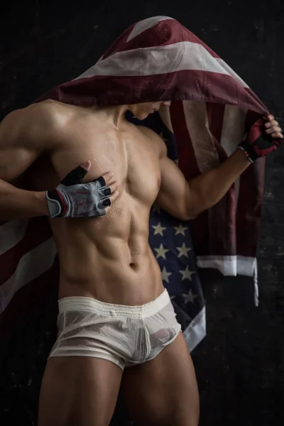 Мужчины модели в трусах