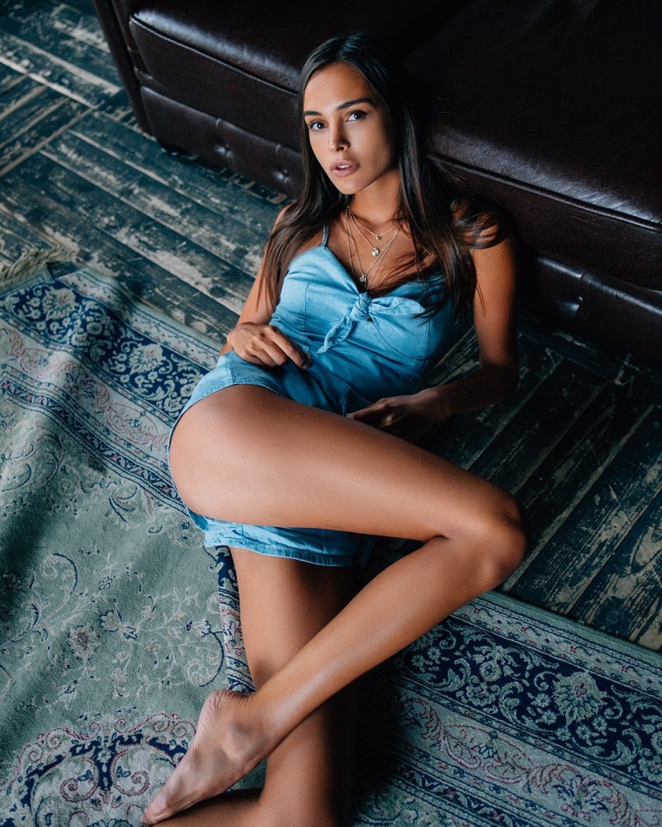 Николь Сноу