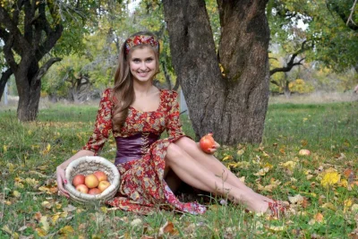 Славянская внешность девушки