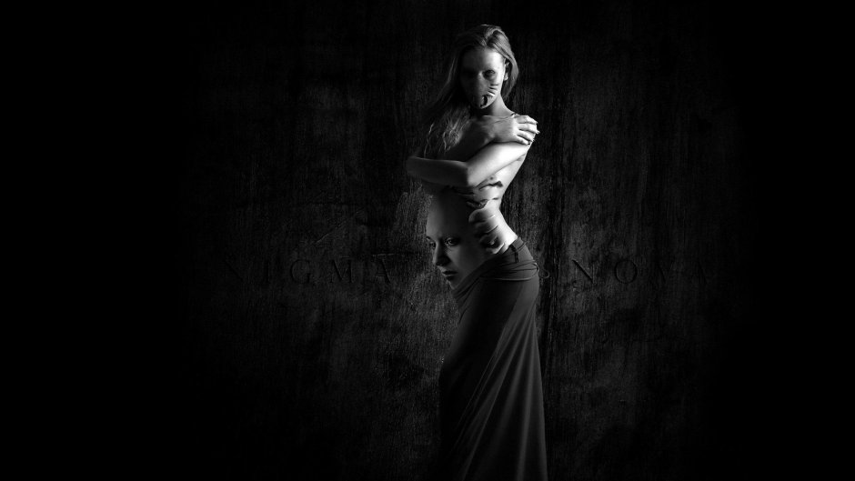 Девушки в темных тонах