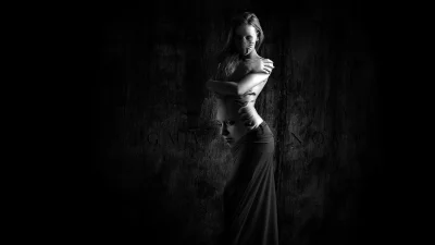 Девушки в темных тонах