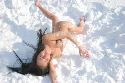 Купание в снегу