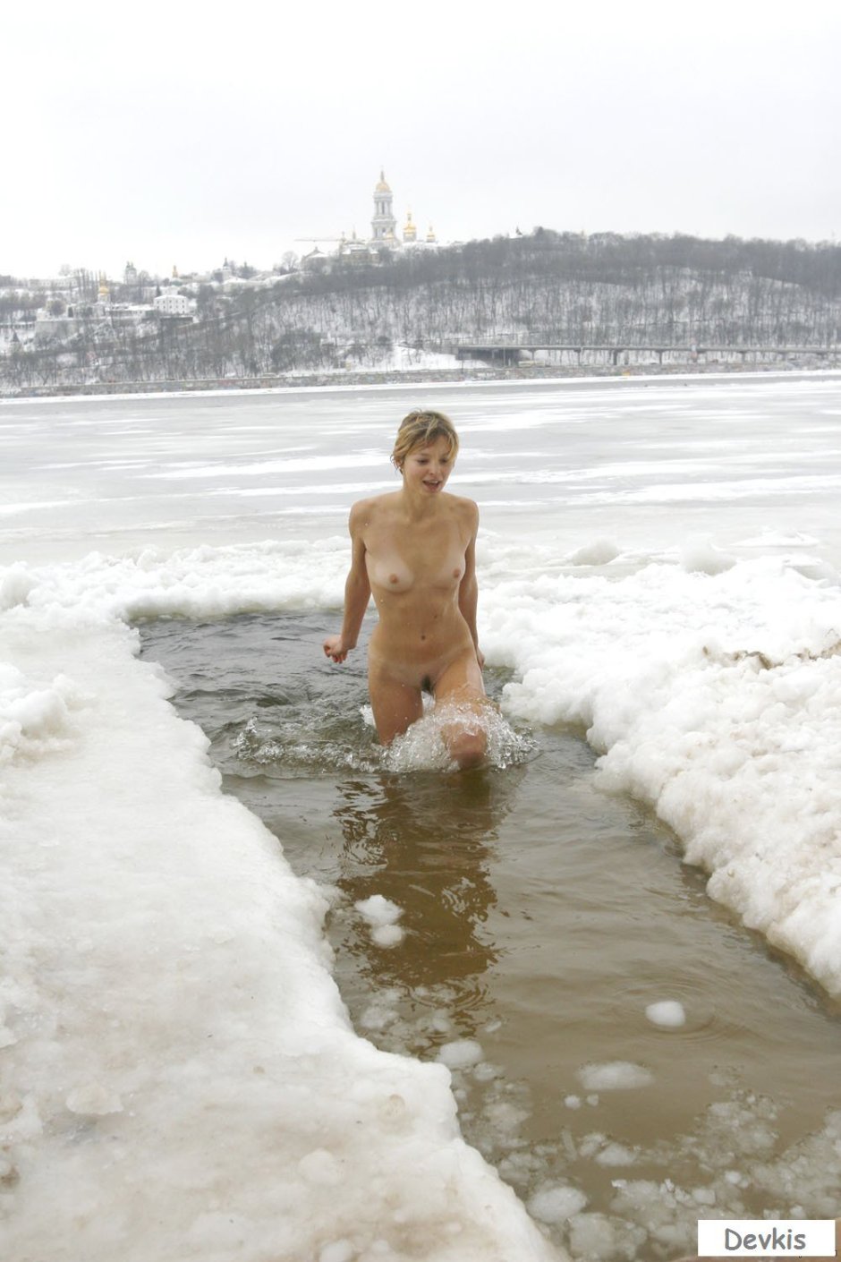 Крещенские купания голые