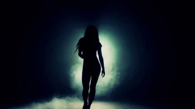 Рамка с женским силуэтом