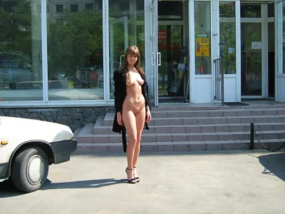 Голые девки на улице зимой