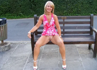 Под юбкой у взрослых женщин