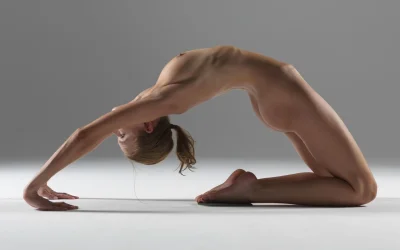 Гимнастические позы ню