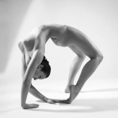 Шеннон Блейк голая йога