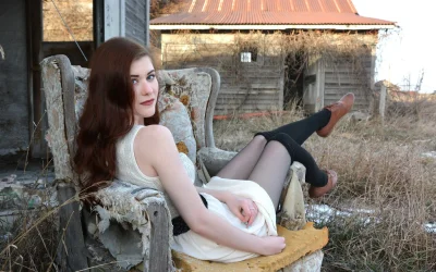 Девушка деревенская