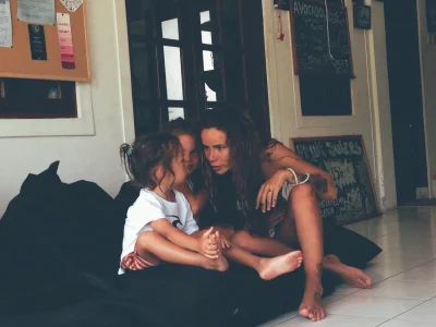 Девушка Гуфа Айза