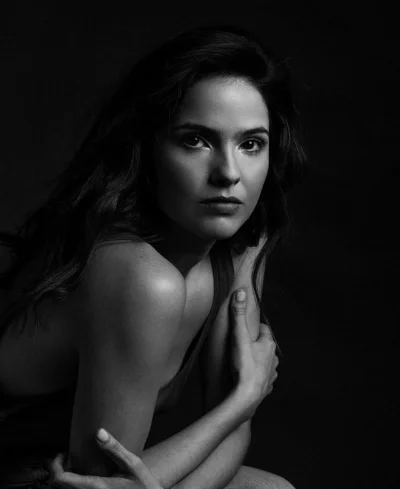 Shelley Hennig в Нижнем белье