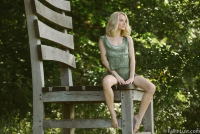 Габриэлла Уайлд golaya