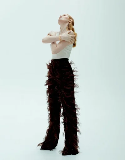 Эмили Браунинг в купальнике