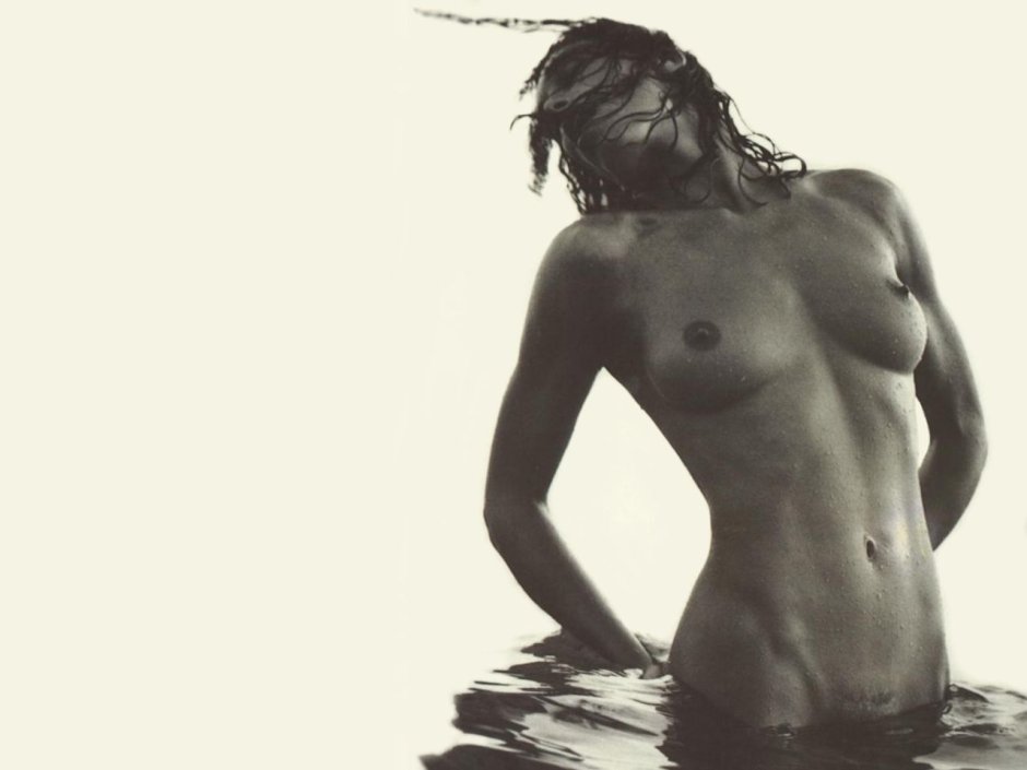 Конни нильсен обнажёнка