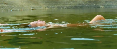 Аглая шиловская в купальнике