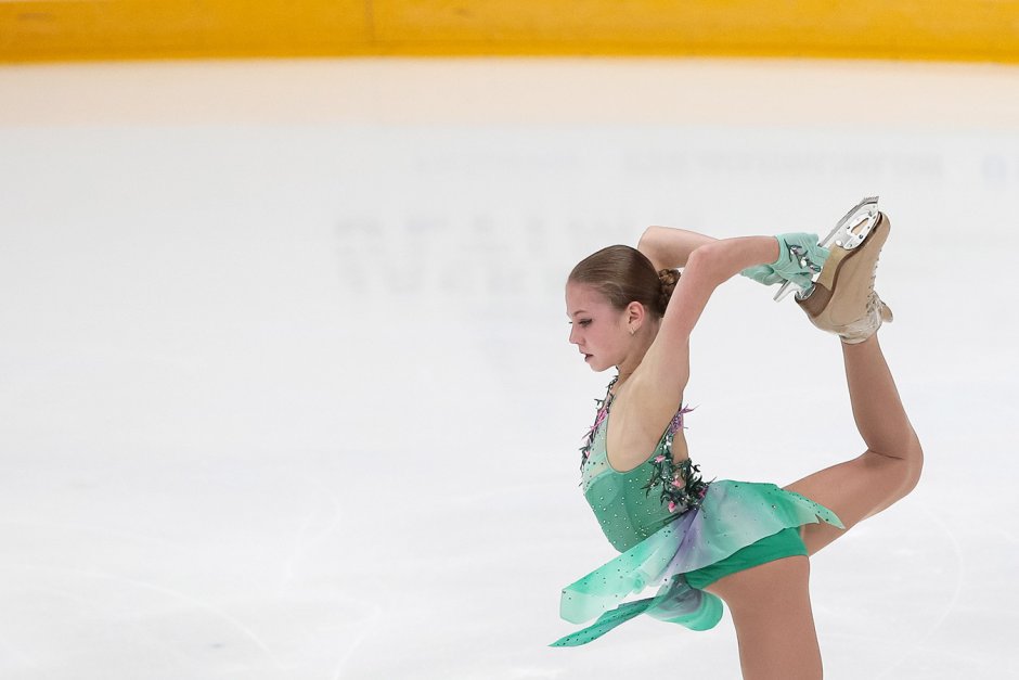 Позы фигуристок