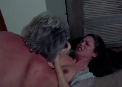 Дебора Реннард голая грудь