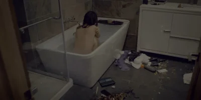 Кая Скоделарио грудь