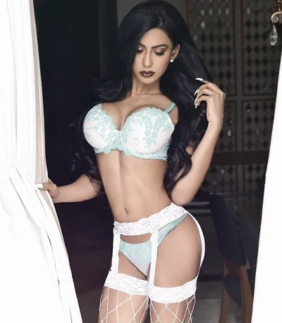 Амелия Мальтепе транс