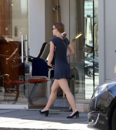 Лили Роуз Депп топлесс