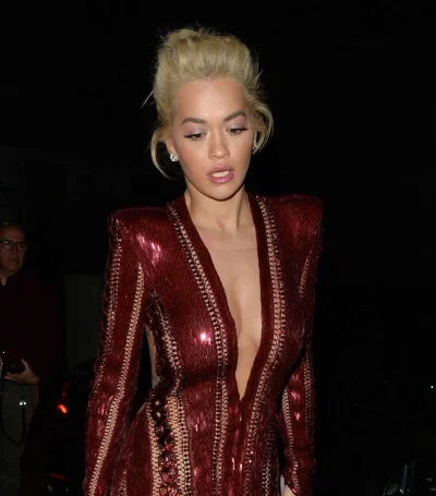 Певица рита ора топлесс