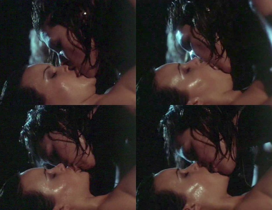 Карла Гуджино эротические сцены