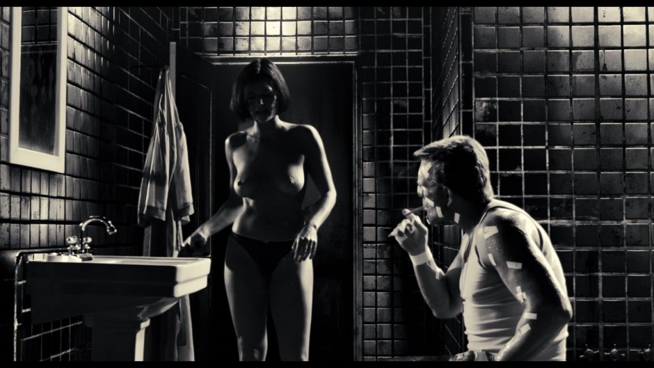 Карла гуджино голая