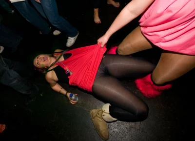 В колготках на празднике