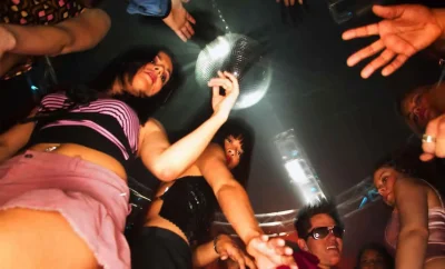 Голые на дискотеке в ночном клубе