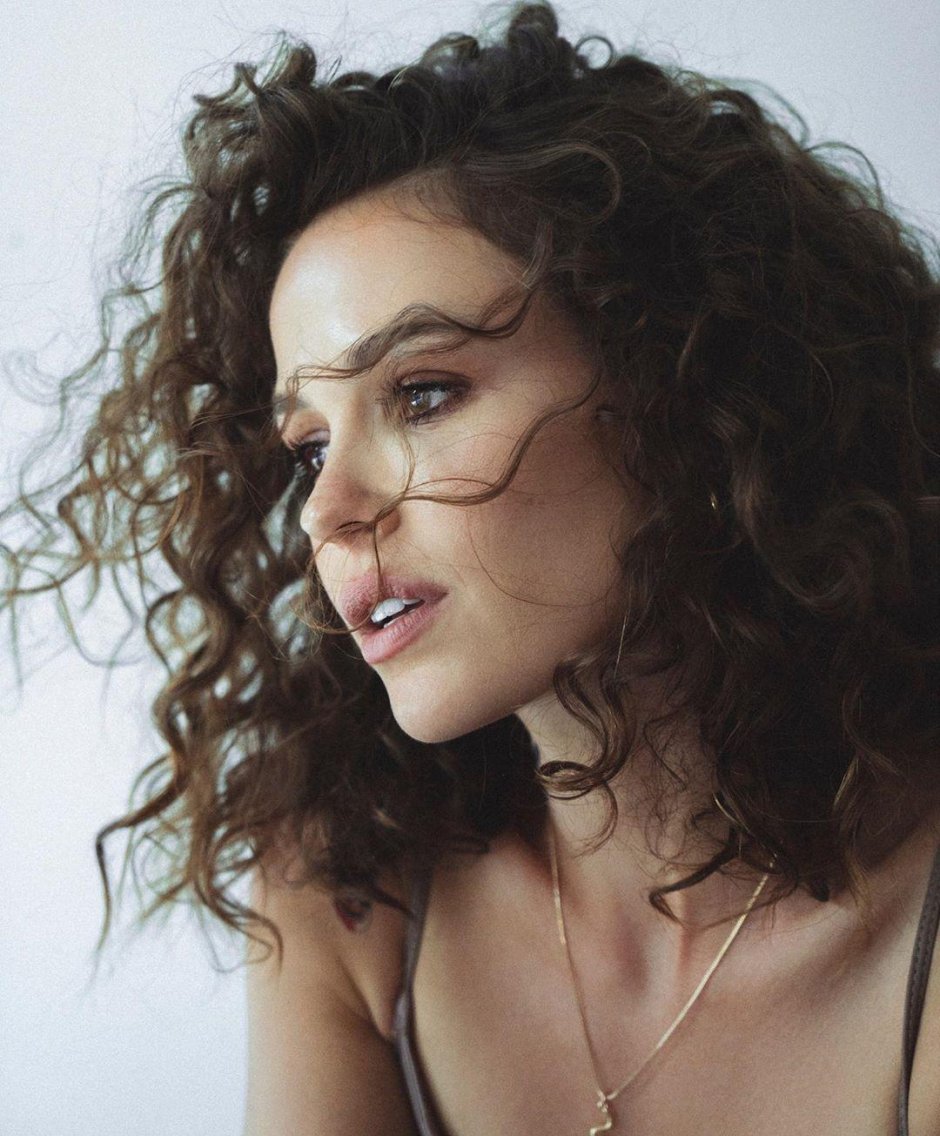 Жослин Чу ноги