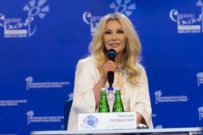 Таисия Повалий декольте