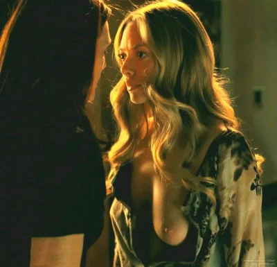 Аманда Сейфрид hot