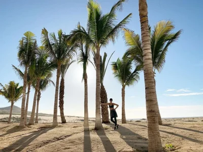 Камилла Белль в Красном платье