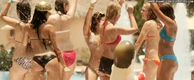 Камилла Белль в купальнике