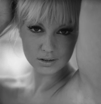 Ариэль Домбаль в порносценах