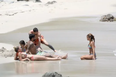 Антонелла Рокуццо целуется