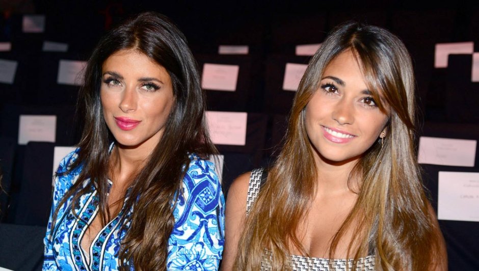 Месси с женой в кровати