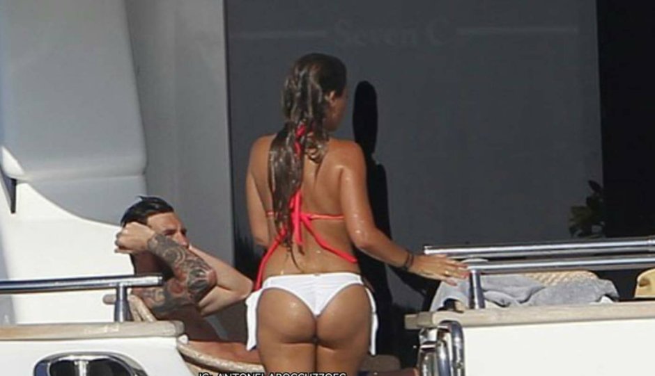 Голая жена месси