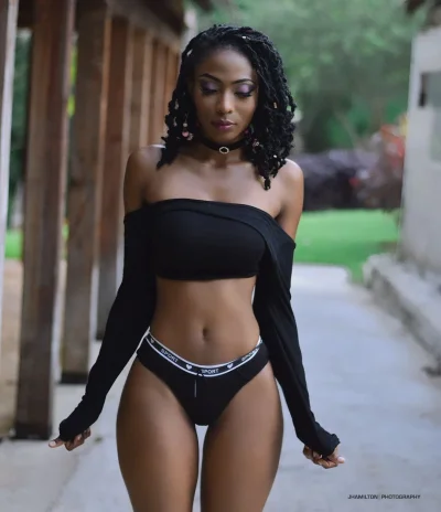 Эбони Дэвис 18