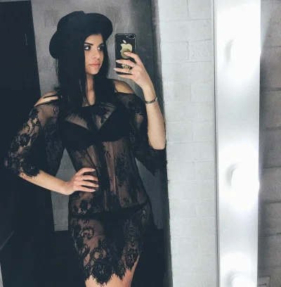 Алиана Устиненко в колготках