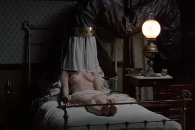 Голая Лара Пульвер из сериала демоны да Винчи