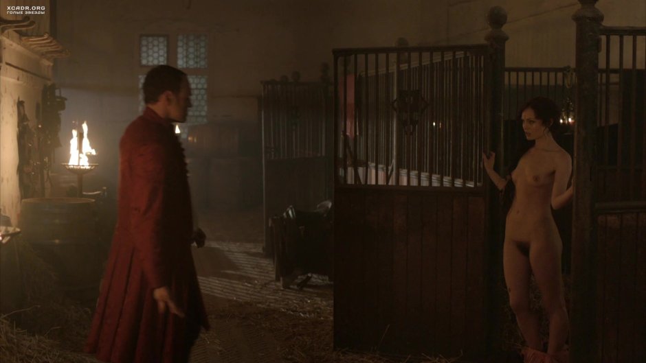 Лара Пулвер голая Шерлок