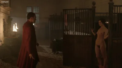 Лара Пулвер голая Шерлок