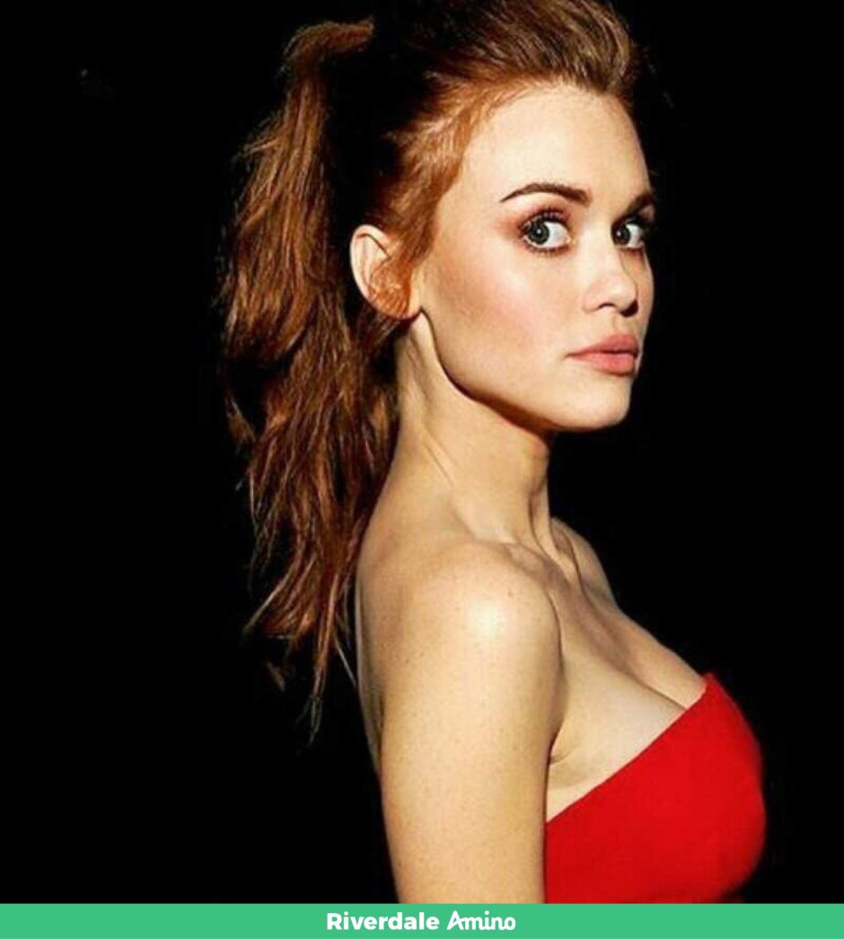 Жаки Холлэнд в купальнике