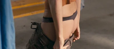 Кейт Наута в чулках