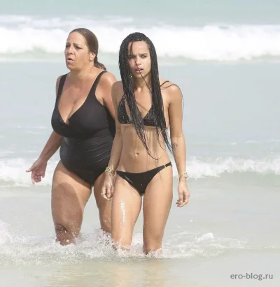 Зои Кравиц попка