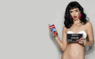 Актриса брюнетка